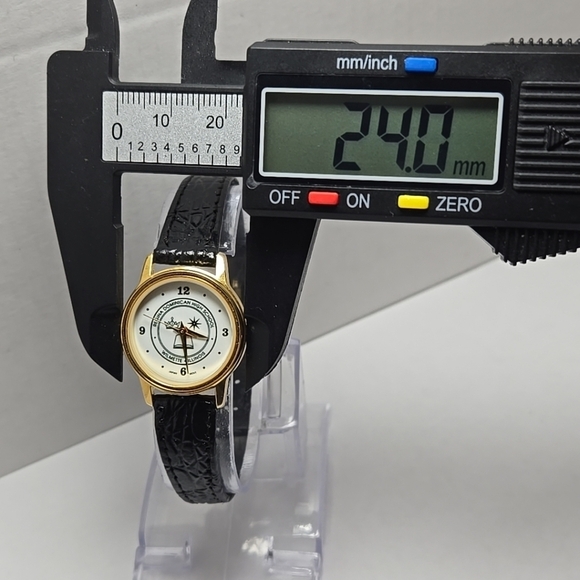 Regina Dominican High School Gold Tone Watch Image Watches  display picture 3